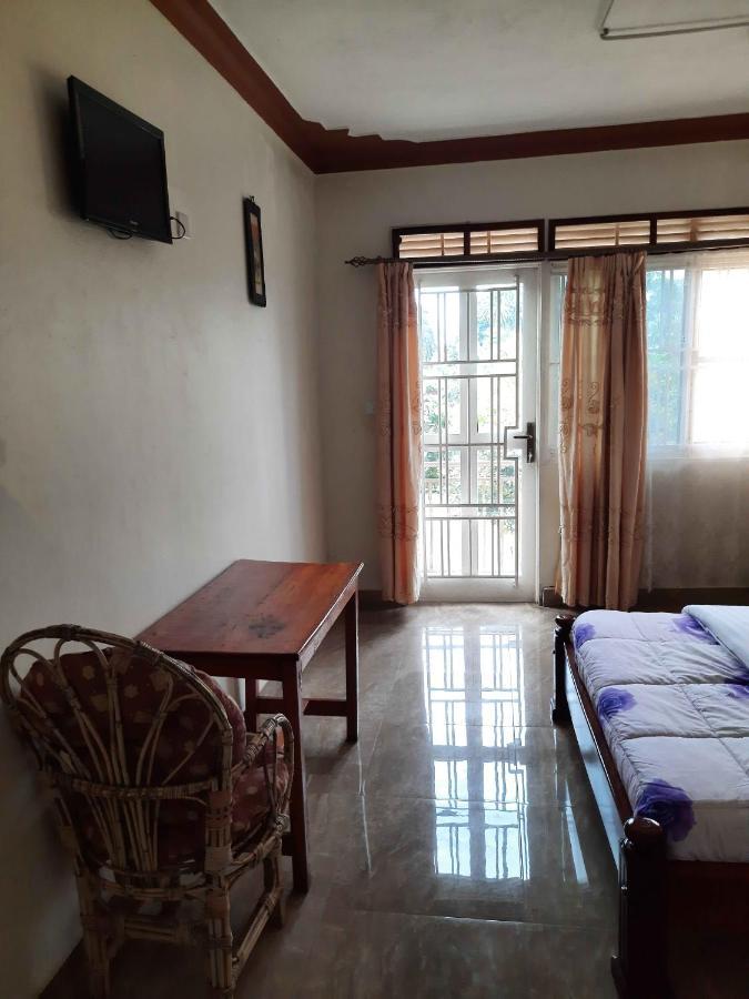 Airport Side Hotel Энтеббе Экстерьер фото