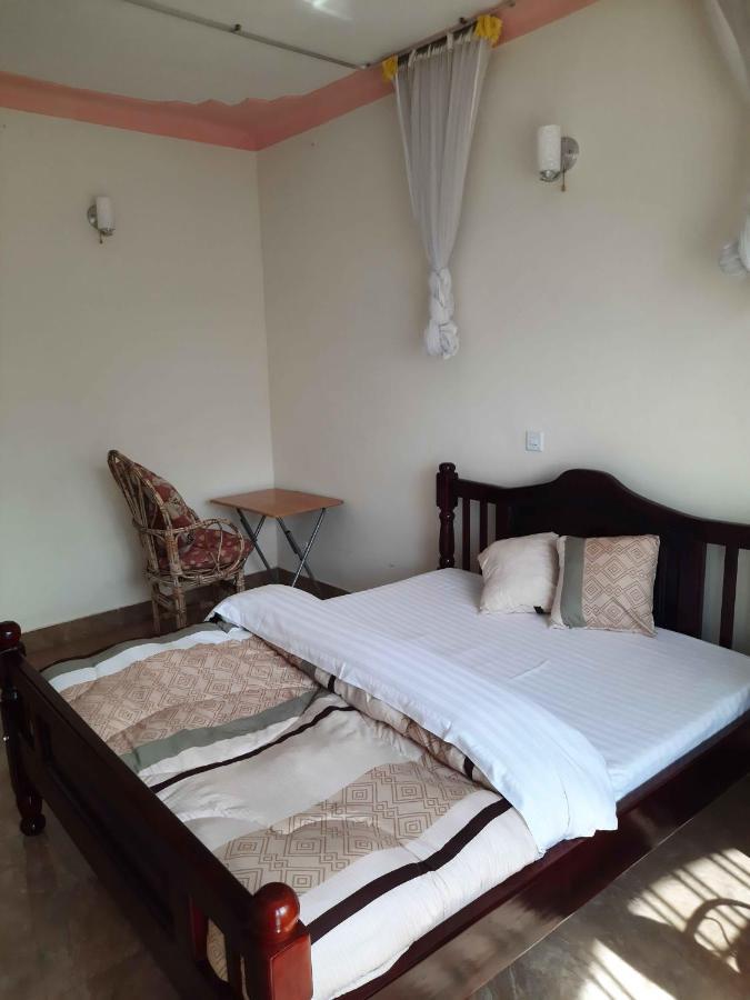 Airport Side Hotel Энтеббе Экстерьер фото