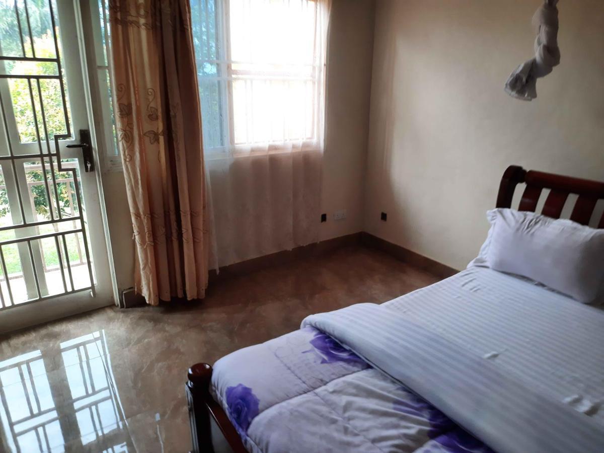 Airport Side Hotel Энтеббе Экстерьер фото