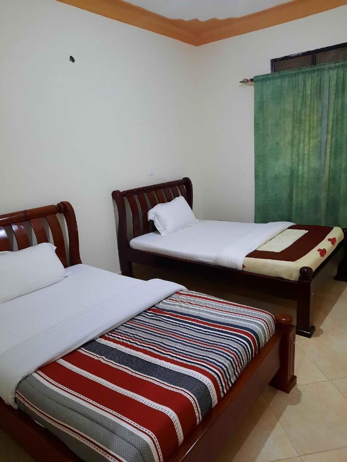 Airport Side Hotel Энтеббе Экстерьер фото