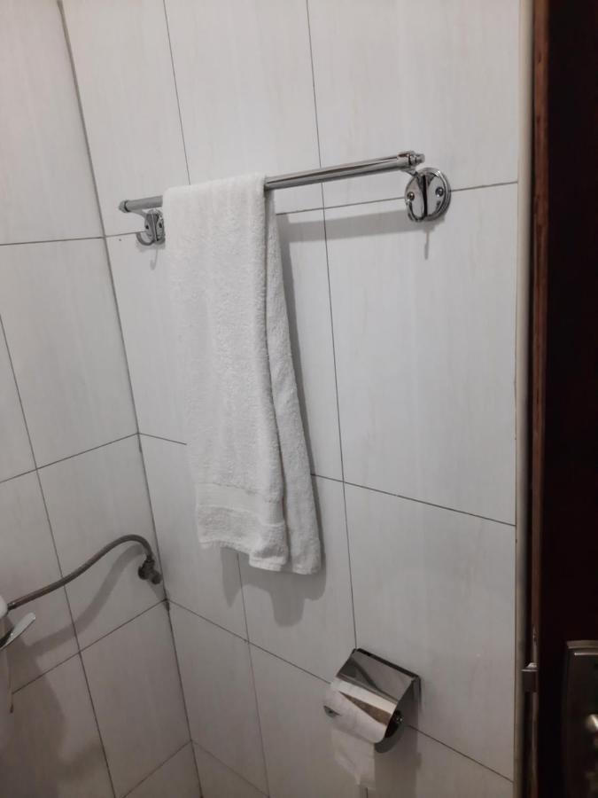 Airport Side Hotel Энтеббе Экстерьер фото