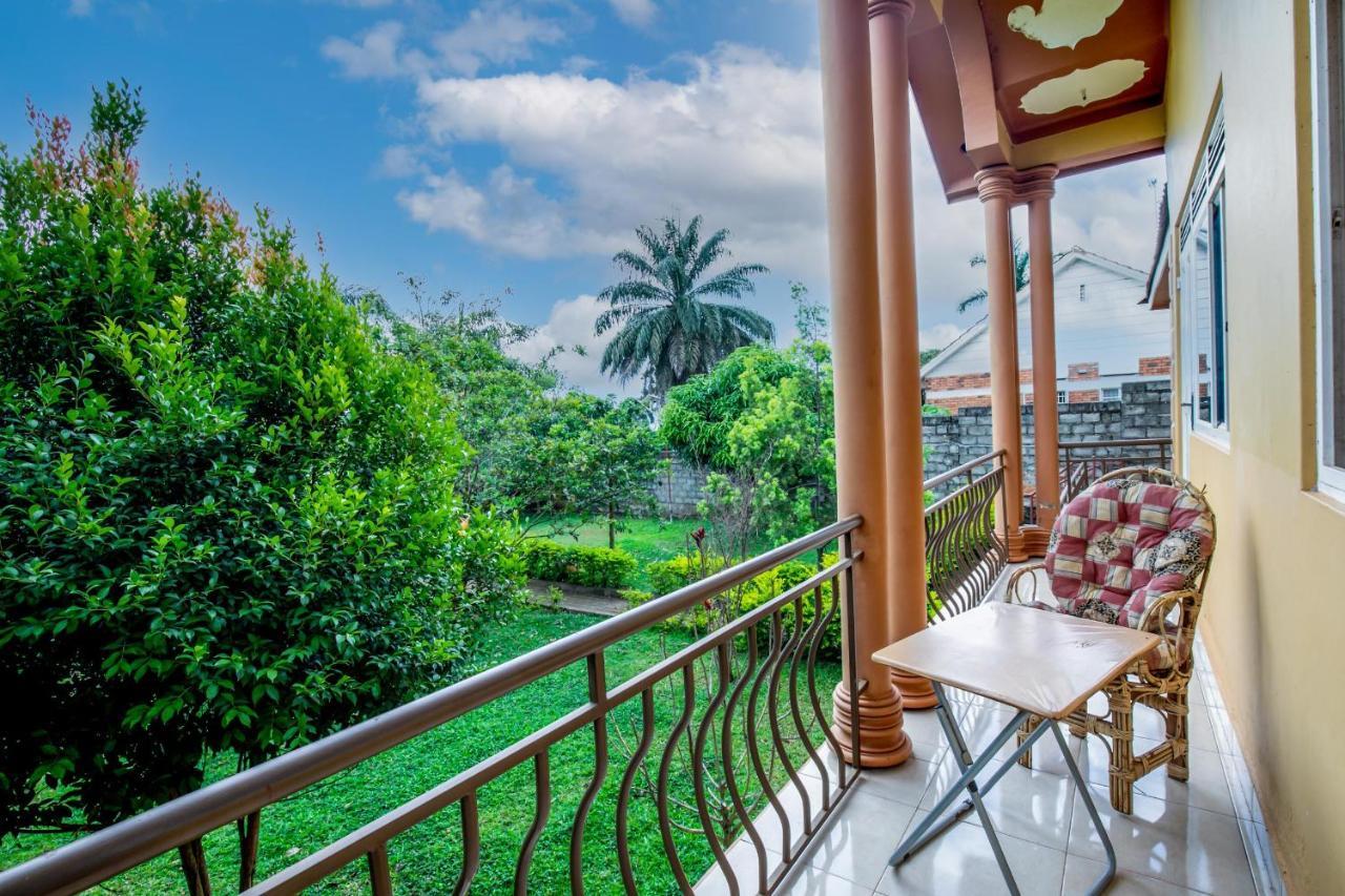 Airport Side Hotel Энтеббе Экстерьер фото