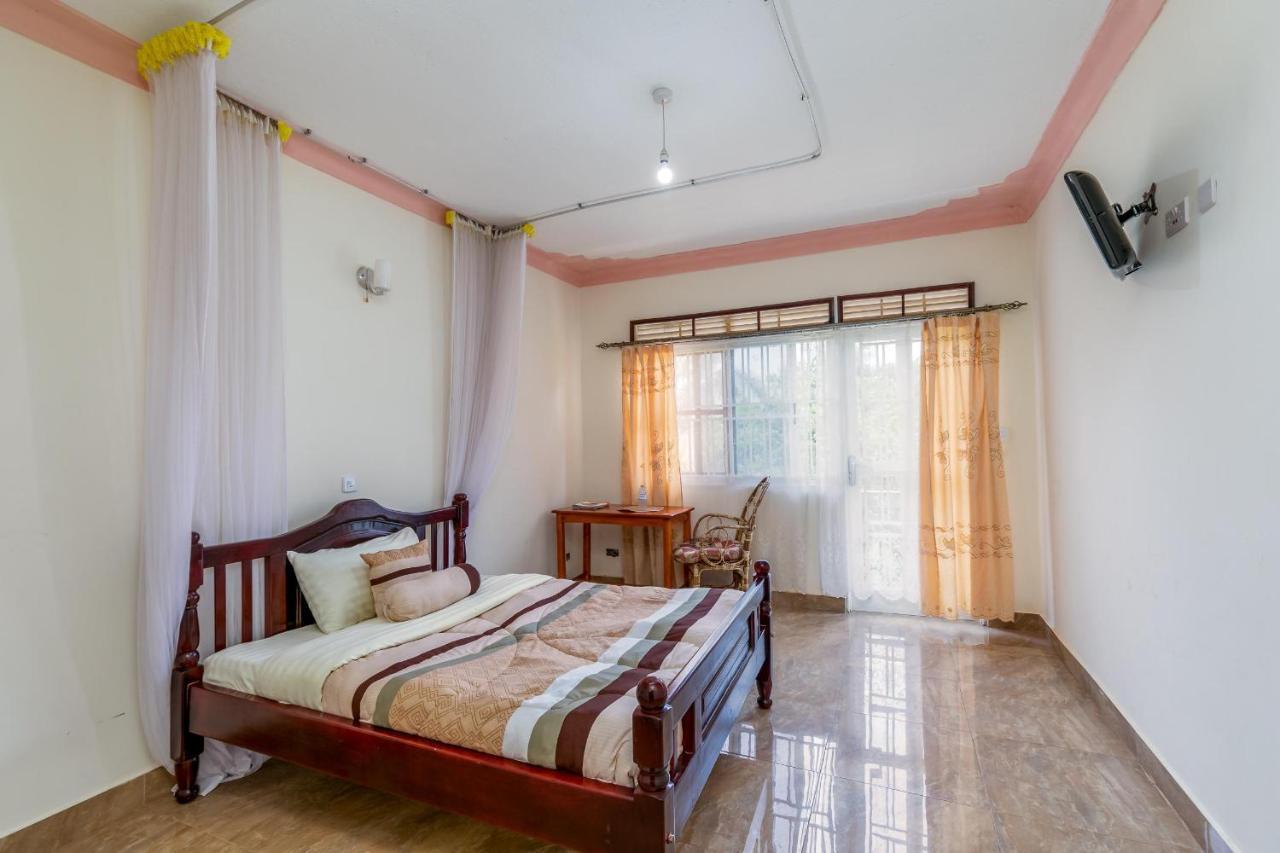 Airport Side Hotel Энтеббе Экстерьер фото