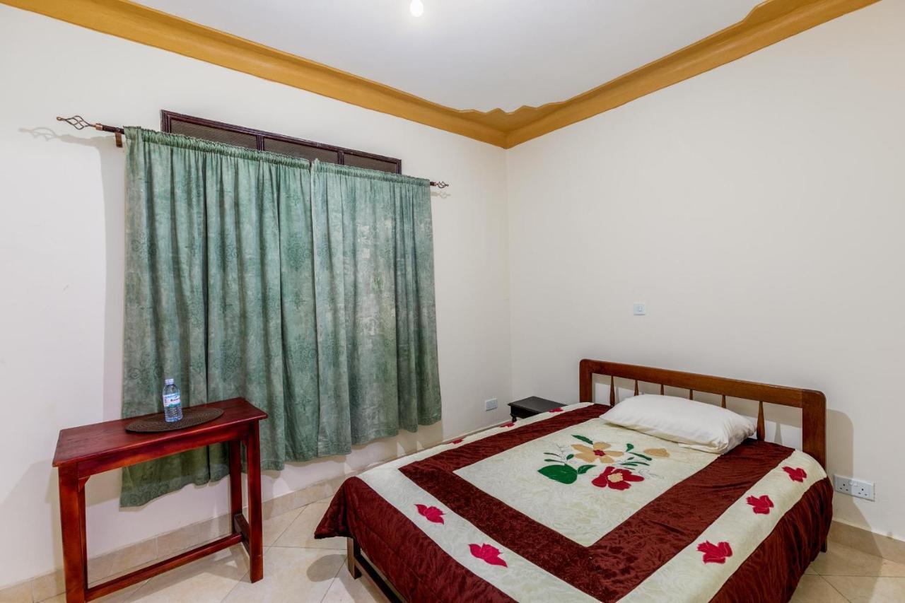 Airport Side Hotel Энтеббе Экстерьер фото