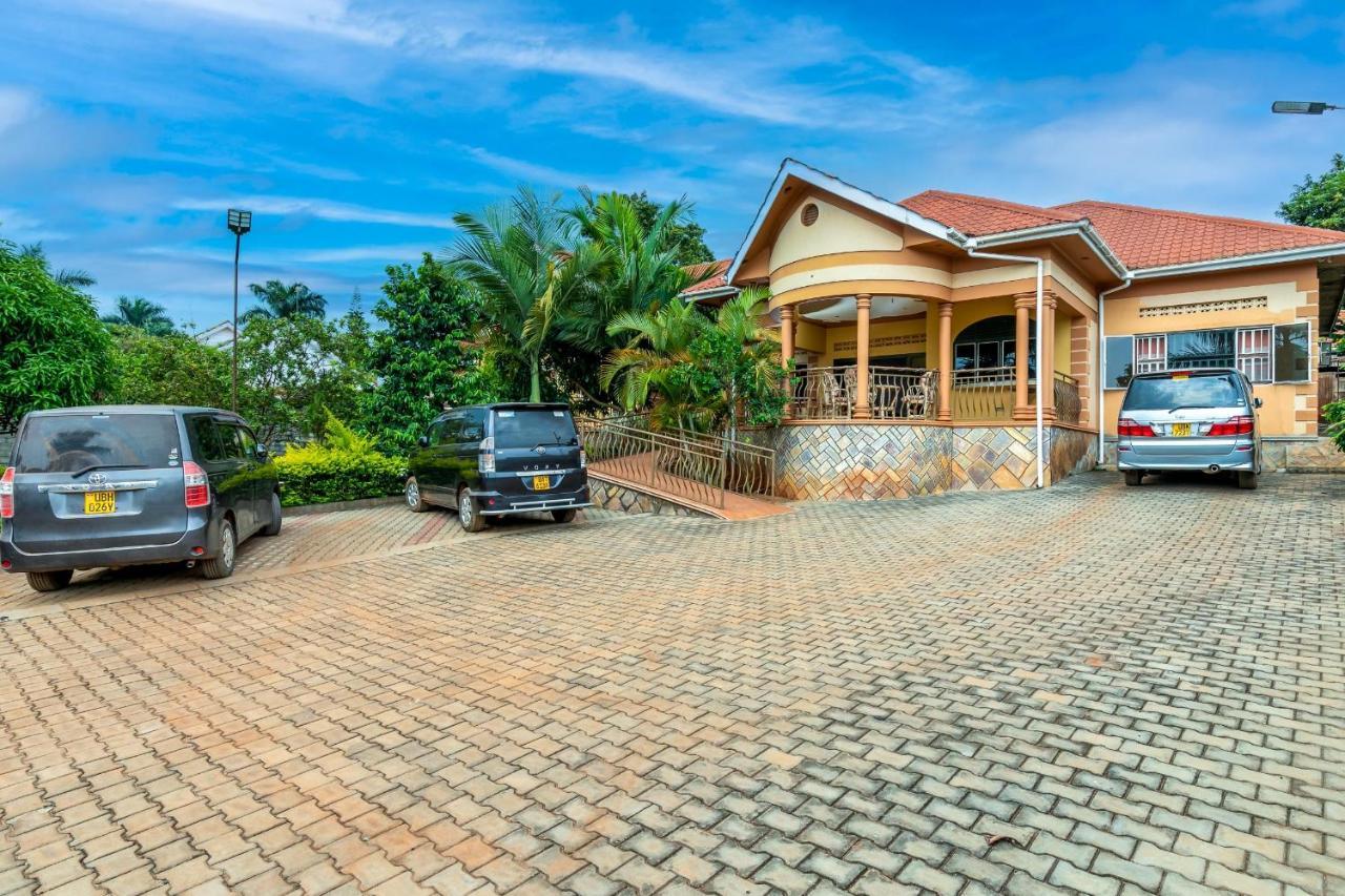 Airport Side Hotel Энтеббе Экстерьер фото