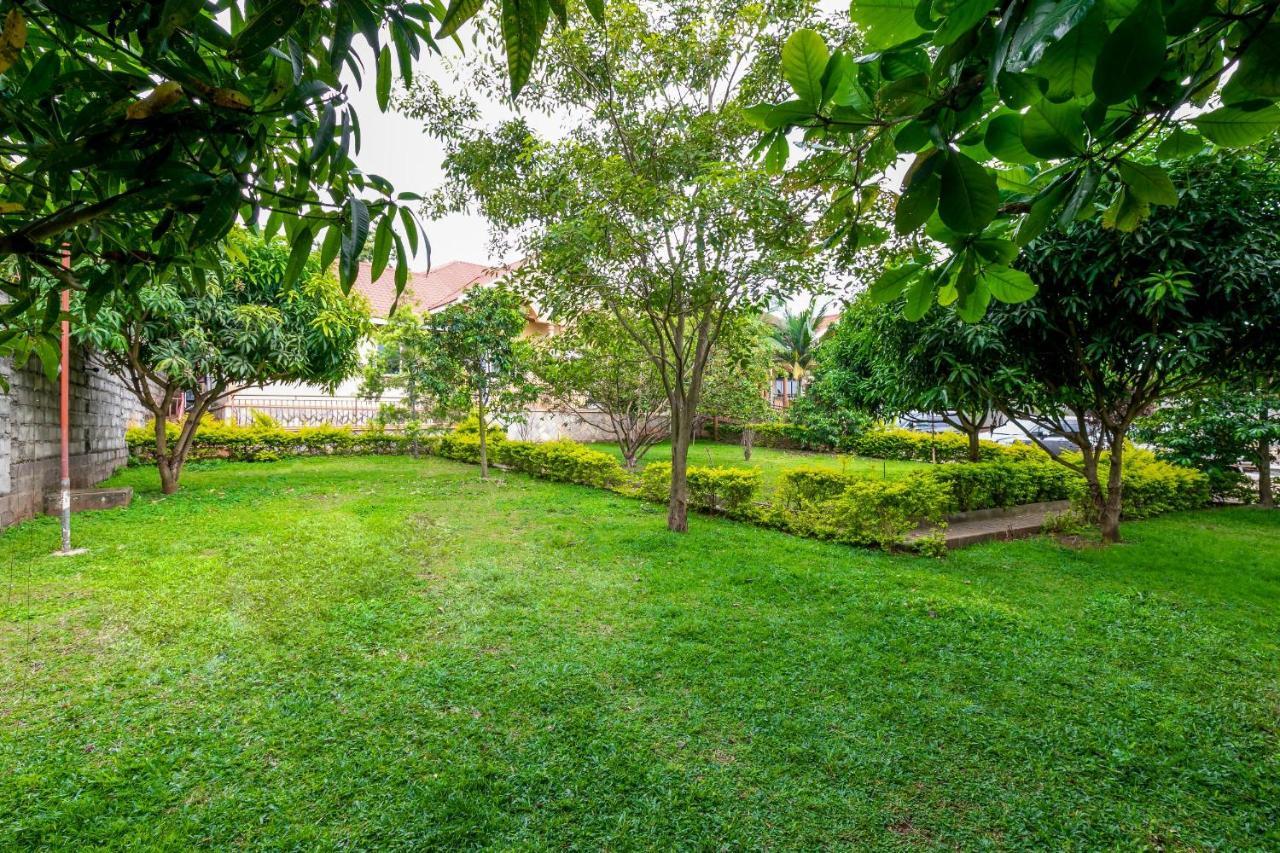 Airport Side Hotel Энтеббе Экстерьер фото
